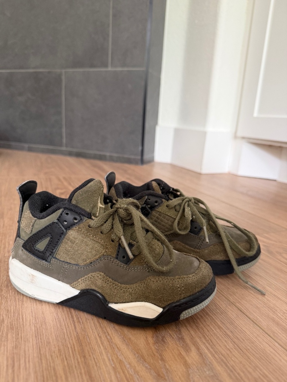 Green Jordan 4 11y